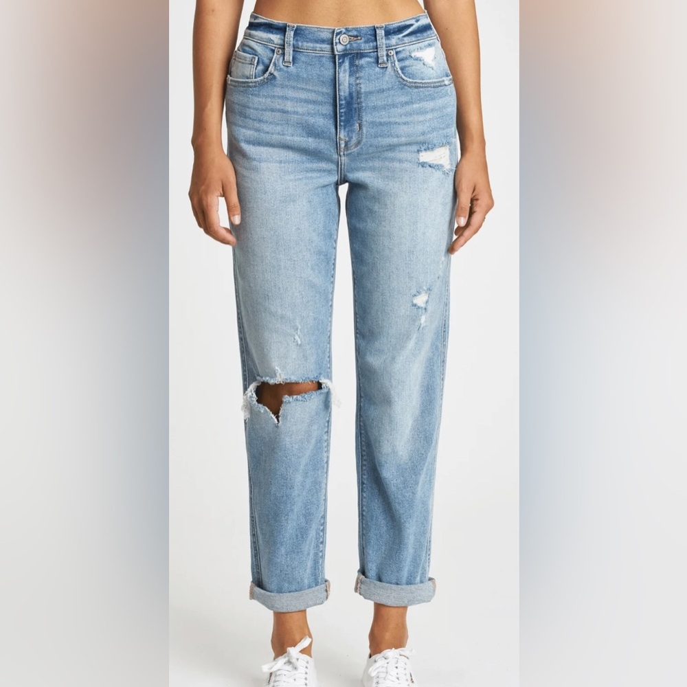 WE THE FREE Boyfriend cropped distressed jeans. Button fly. Women size 28‎